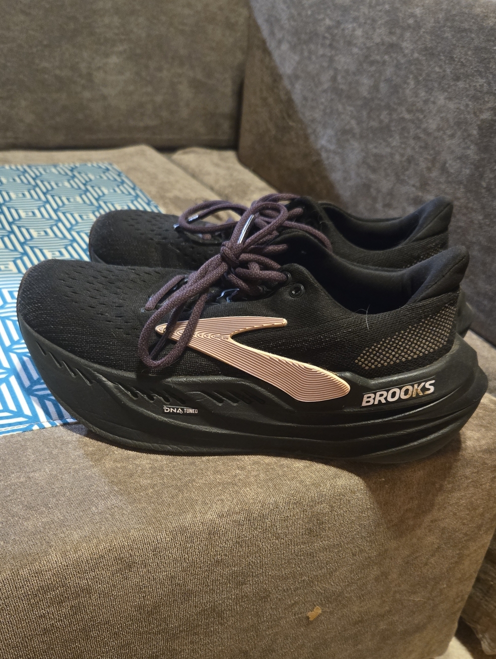 Black Brooks Women’s Glycerine Max Running Shoes with Rose/Purple Accents